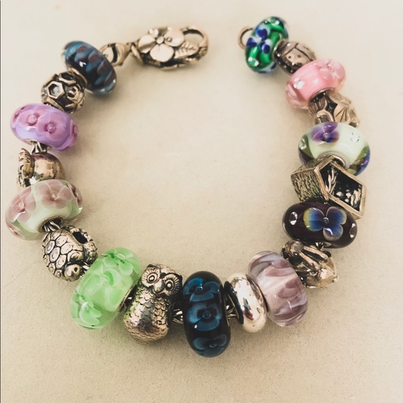 Chamilia Jewelry - Chamilia Bracelet Silver charms and glass beads